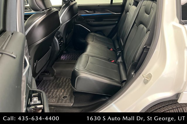 Used 2024 Jeep Grand Cherokee Overland w/ Luxury Tech Group IV AWD/4WD image 21
