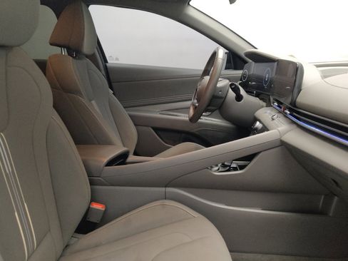Used 2024 Hyundai Elantra SEL w/ Convenience Package image 21