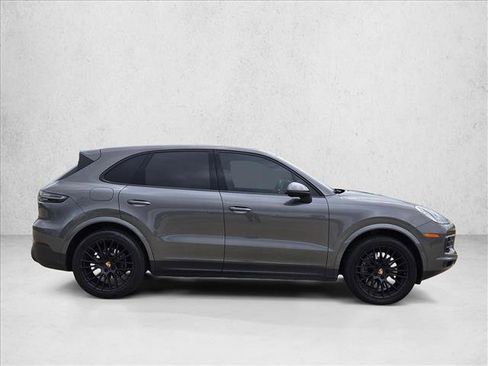 Used 2023 Porsche Cayenne AWD/4WD image 4