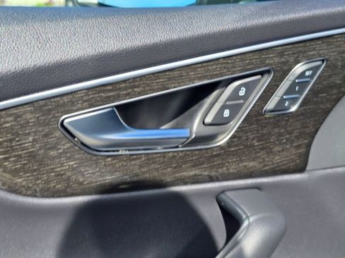 Used 2023 Audi Q7 3.0T Premium w/ Convenience Package image 24