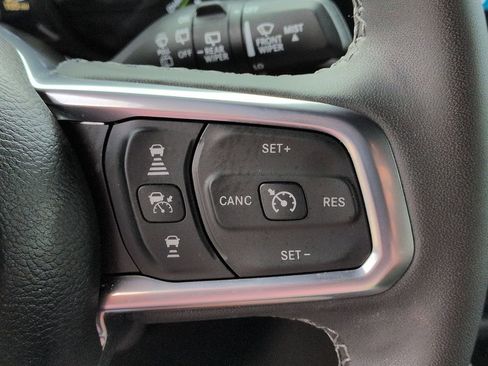 Used 2025 Jeep Wrangler Unlimited Sahara w/ Safety Group AWD/4WD image 13