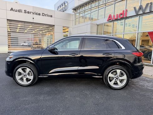 Certified 2025 Audi Q5 Premium Plus w/ Premium Plus image 3