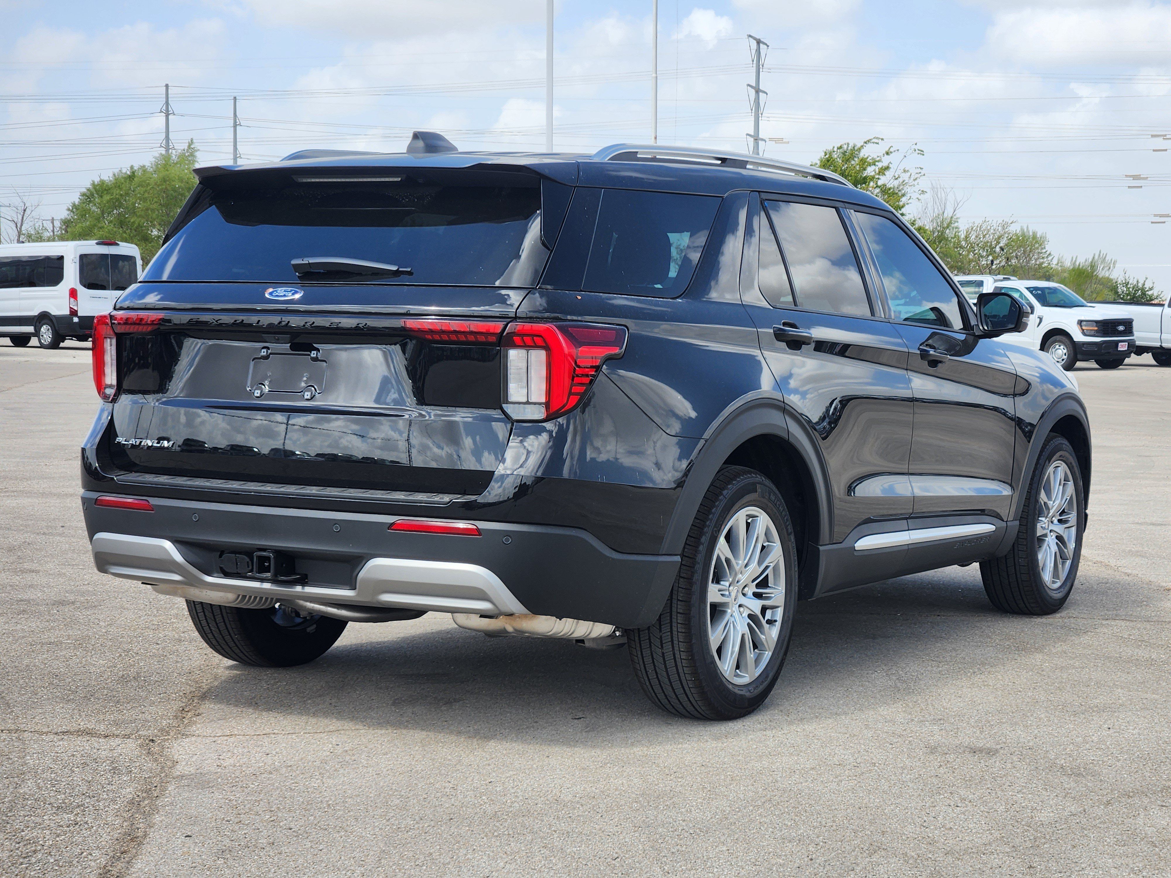 New 2026 Ford Explorer Platinum RWD image 3