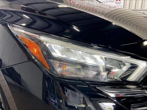 Used 2025 Nissan Versa SV FWD image 24