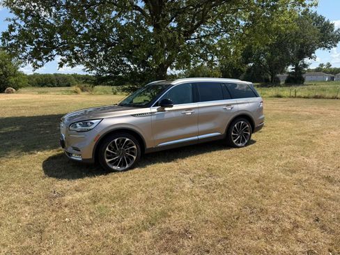 Used 2020 Lincoln Aviator Reserve w/ Equipment Group 202A AWD/4WD image 1