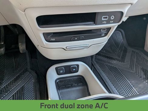 Used 2017 Chrysler Pacifica Limited FWD image 34