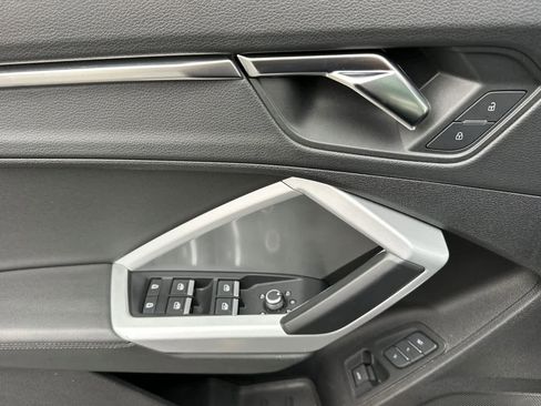 Used 2023 Audi Q3 2.0T Premium image 12