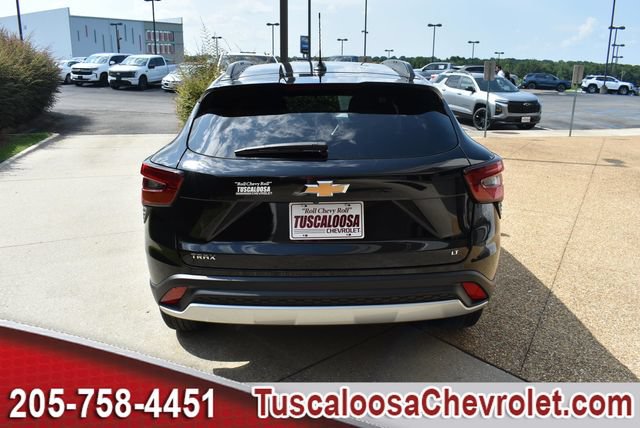 Certified 2024 Chevrolet Trax LT w/ Driver Confidence Package FWD image 8