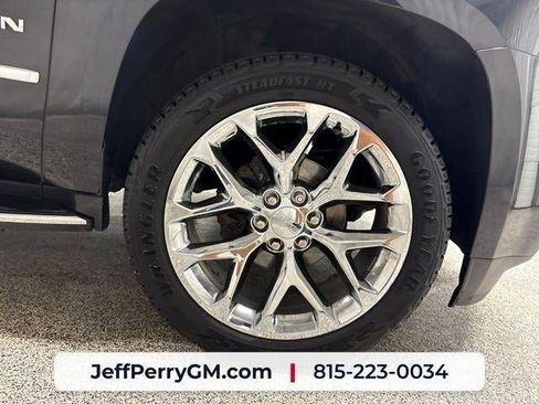 Used 2020 GMC Yukon SLT w/ Premium Edition AWD/4WD image 33