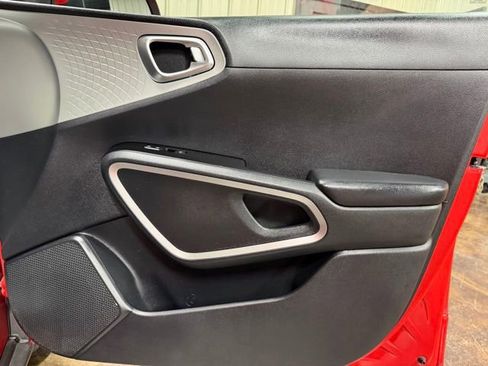 Used 2020 Kia Soul LX image 20