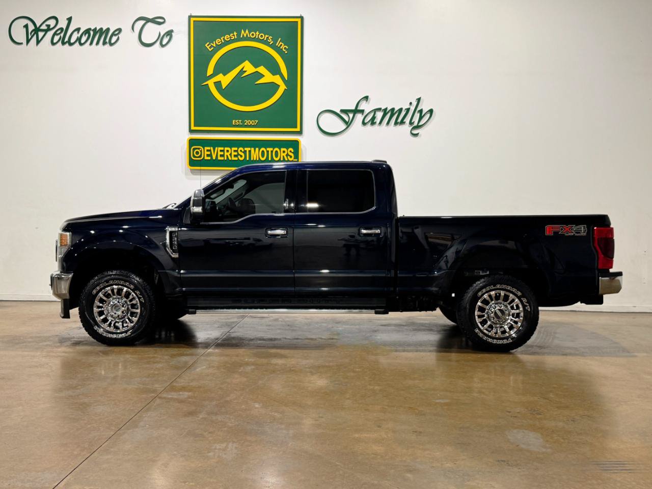 Used 2022 Ford F250 XLT w/ XLT Premium Package AWD/4WD image 5