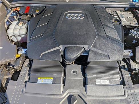 Used 2021 Audi Q8 Prestige w/ Prestige Package image 27