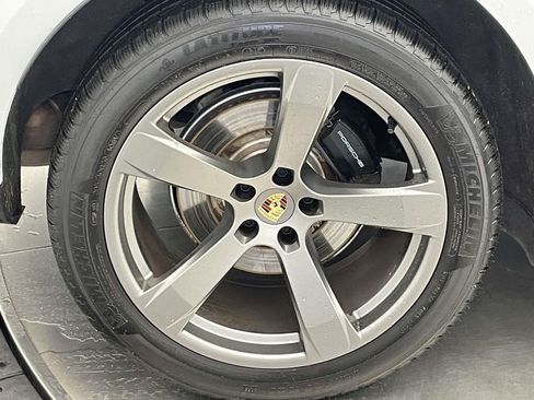 Used 2025 Porsche Macan image 13