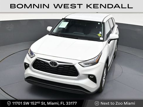 Used 2025 Toyota Highlander LE image 19