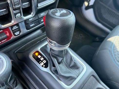 Used 2024 Jeep Wrangler Unlimited Rubicon 4xe AWD/4WD image 10