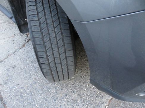 Used 2017 Nissan Pathfinder S image 32