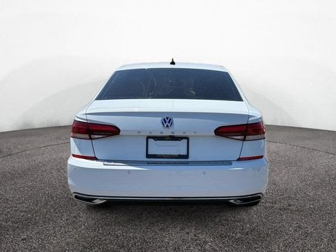 Used 2020 Volkswagen Passat 2.0T SEL FWD image 4