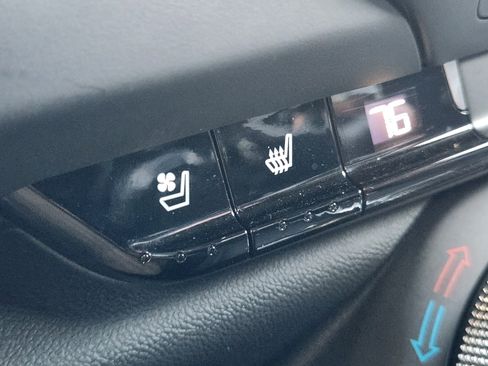 Used 2018 Chevrolet Camaro ZL1 image 25