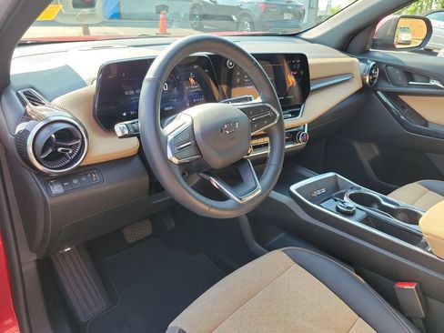 Used 2025 Chevrolet Equinox ACTIV w/ Safety and Technology Package AWD/4WD image 22