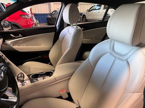Used 2024 Genesis G70 2.5T image 21
