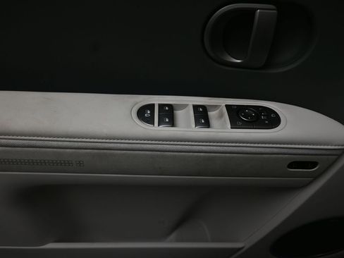 Used 2025 Hyundai Ioniq 5 Limited image 21