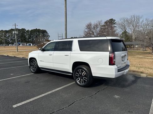 Used 2019 GMC Yukon XL SLT image 10