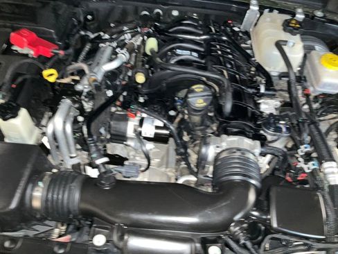 Used 2023 Jeep Wrangler Unlimited Rubicon w/ Cold Weather Group image 10