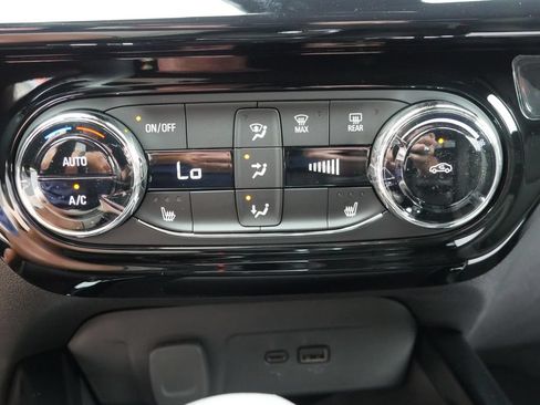 New 2026 Chevrolet Trax RS w/ Driver Confidence Package FWD image 23