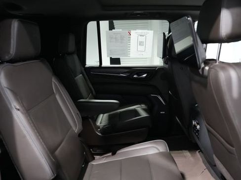 Used 2021 GMC Yukon XL Denali w/ Denali Premium Package AWD/4WD image 21
