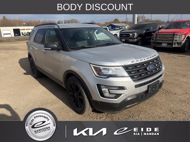 Used 2017 Ford Explorer XLT w/ Equipment Group 202A AWD/4WD image 1