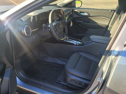 New 2026 Chevrolet Trax RS w/ Sunroof Package image 18