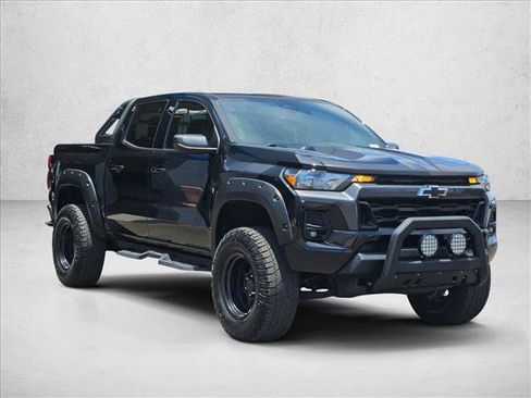 Used 2023 Chevrolet Colorado LT w/ LT Convenience Package II AWD/4WD image 2