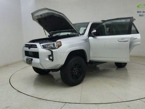 Used 2022 Toyota 4Runner SR5 AWD/4WD image 72