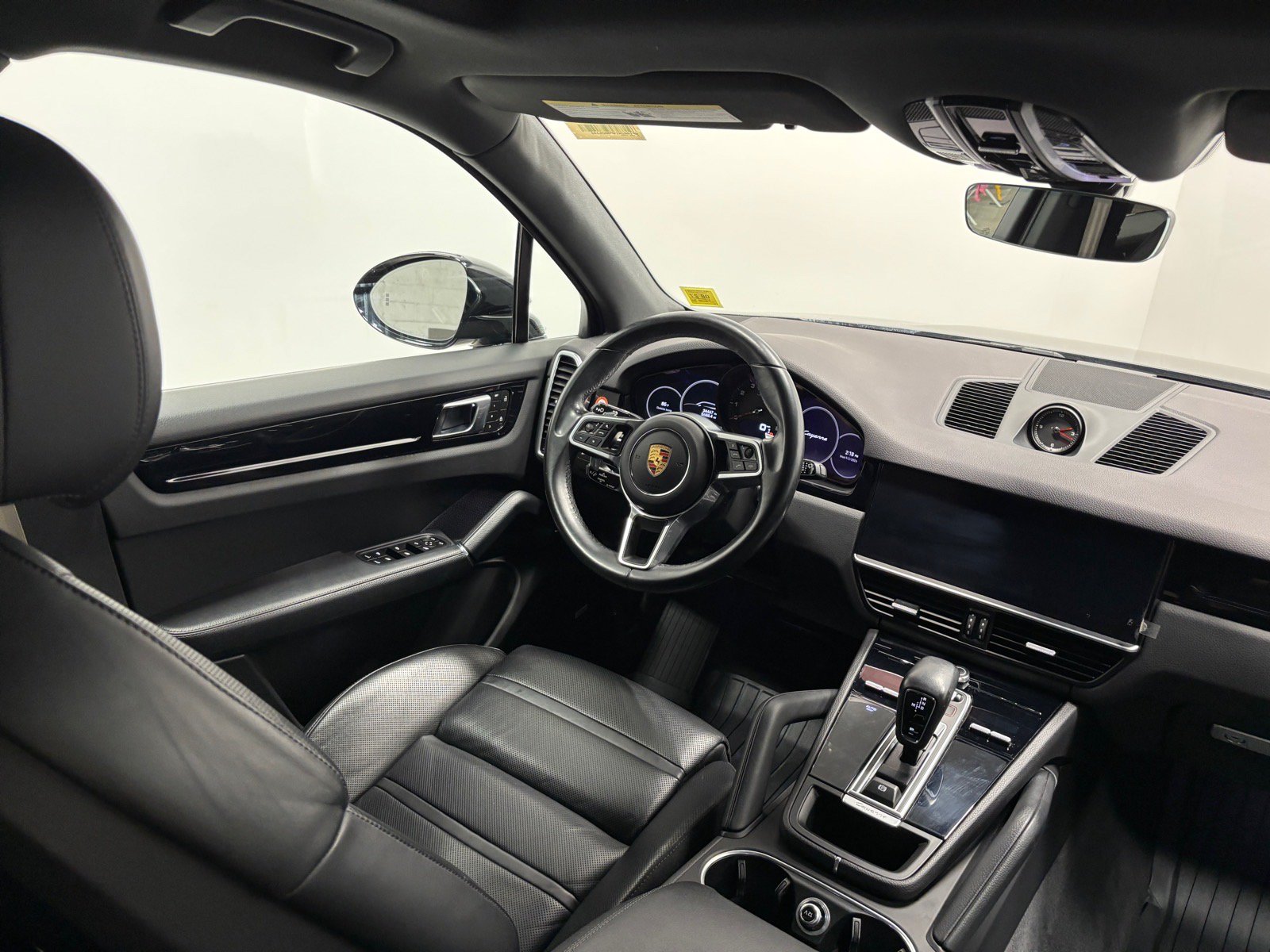 Used 2023 Porsche Cayenne Platinum Edition AWD/4WD image 31