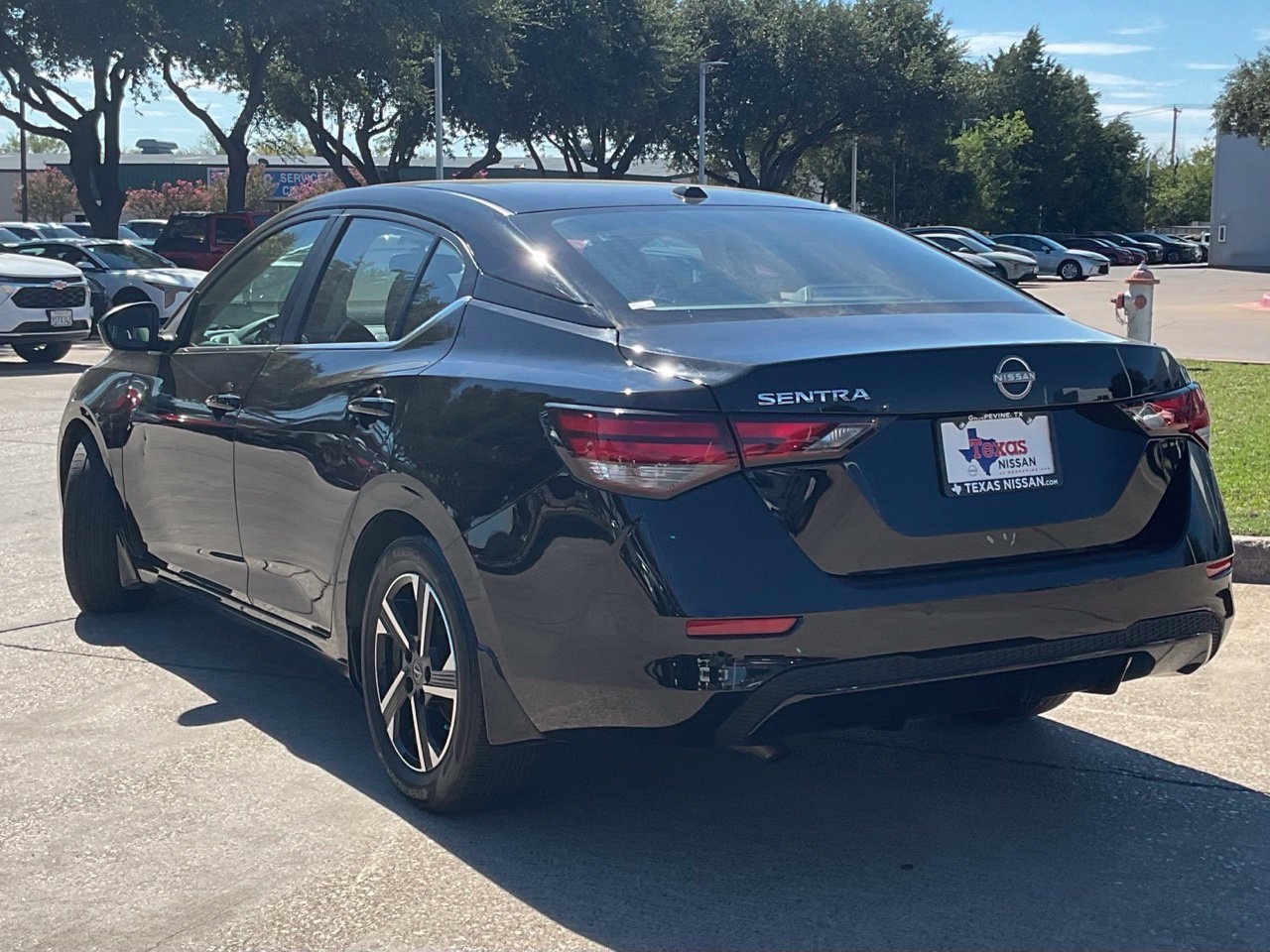 Used 2025 Nissan Sentra SV w/ Trunk Package FWD image 5