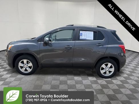 Used 2016 Chevrolet Trax LT w/ LT Sun and Sound Package AWD/4WD image 4