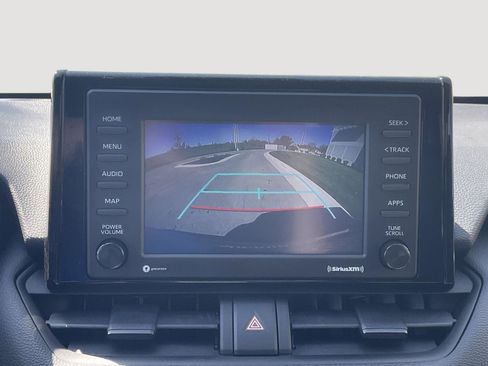 Used 2022 Toyota RAV4 XLE image 21