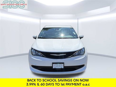 Used 2023 Chrysler Voyager LX FWD image 2