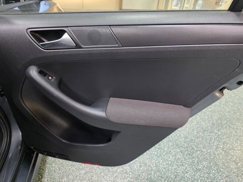 Used 2012 Volkswagen Jetta S image 23