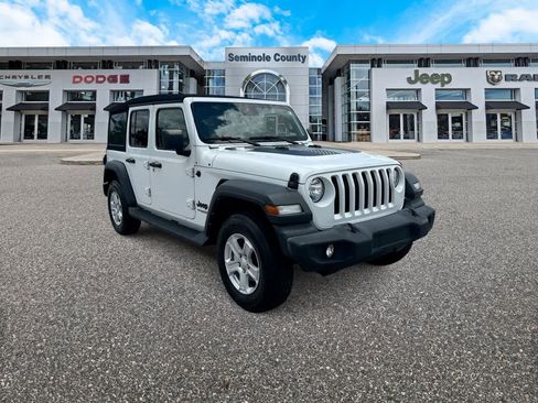 Used 2022 Jeep Wrangler Unlimited Sport AWD/4WD image 2