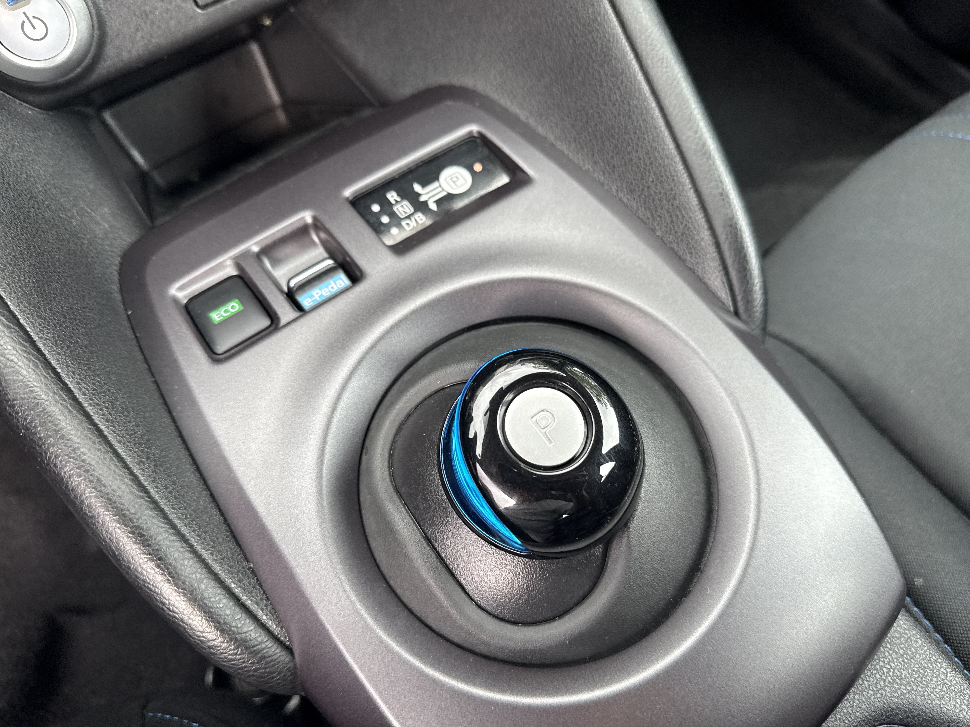 Certified 2025 Nissan Leaf S FWD image 19
