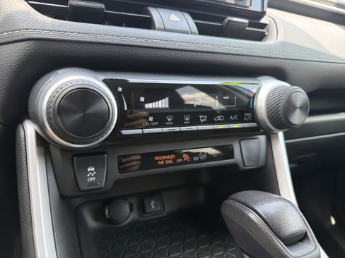 Certified 2021 Toyota RAV4 LE FWD image 8