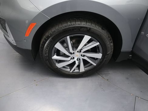 Used 2024 Chevrolet Equinox Premier AWD/4WD image 13