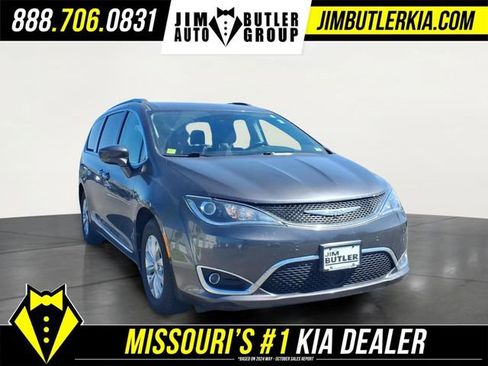 Used 2018 Chrysler Pacifica Touring-L w/ Advanced Safetytec Group FWD image 27