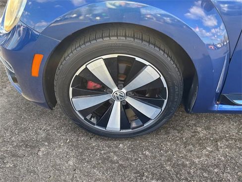 Used 2014 Volkswagen Beetle R-Line image 14