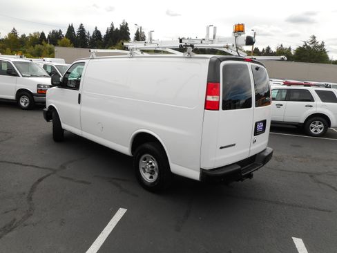 Used 2015 Chevrolet Express 2500 RWD image 7