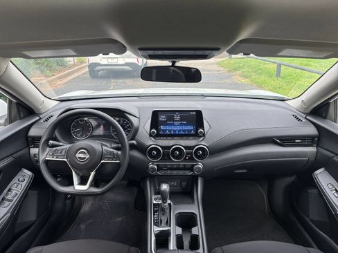 Used 2025 Nissan Sentra SV FWD image 26