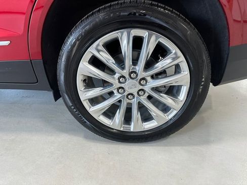 Used 2019 Cadillac XT5 Premium Luxury w/ Driver Assist Package AWD/4WD image 9