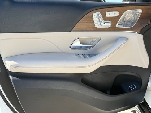 Used 2021 Mercedes-Benz GLE 350 w/ 3rd Row Seat Package image 22