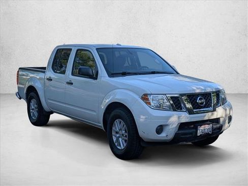 Used 2016 Nissan Frontier SV RWD image 3
